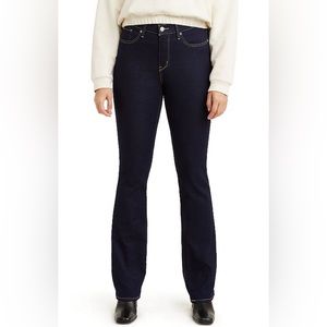 Women's Levi's Jeans